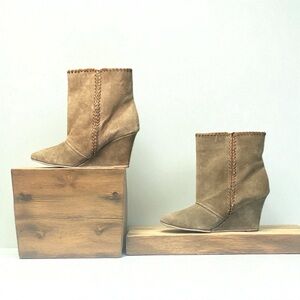 1836. Charles by Charles David Taupe Suede Wedge Bootie NWOT Size 9